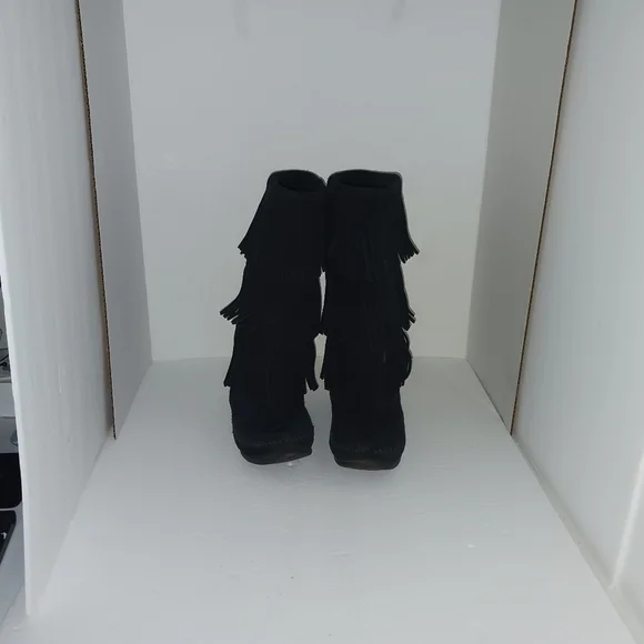 Minnetonka Black Suede Fringe Moccasin Pull-On Boots - US 8 - EUC - Picture 2 of 9